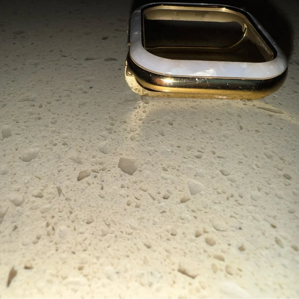 Apple Watch® Case in Ivory Resin kendra scott